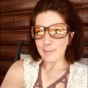 Meet your Posher, Danyele